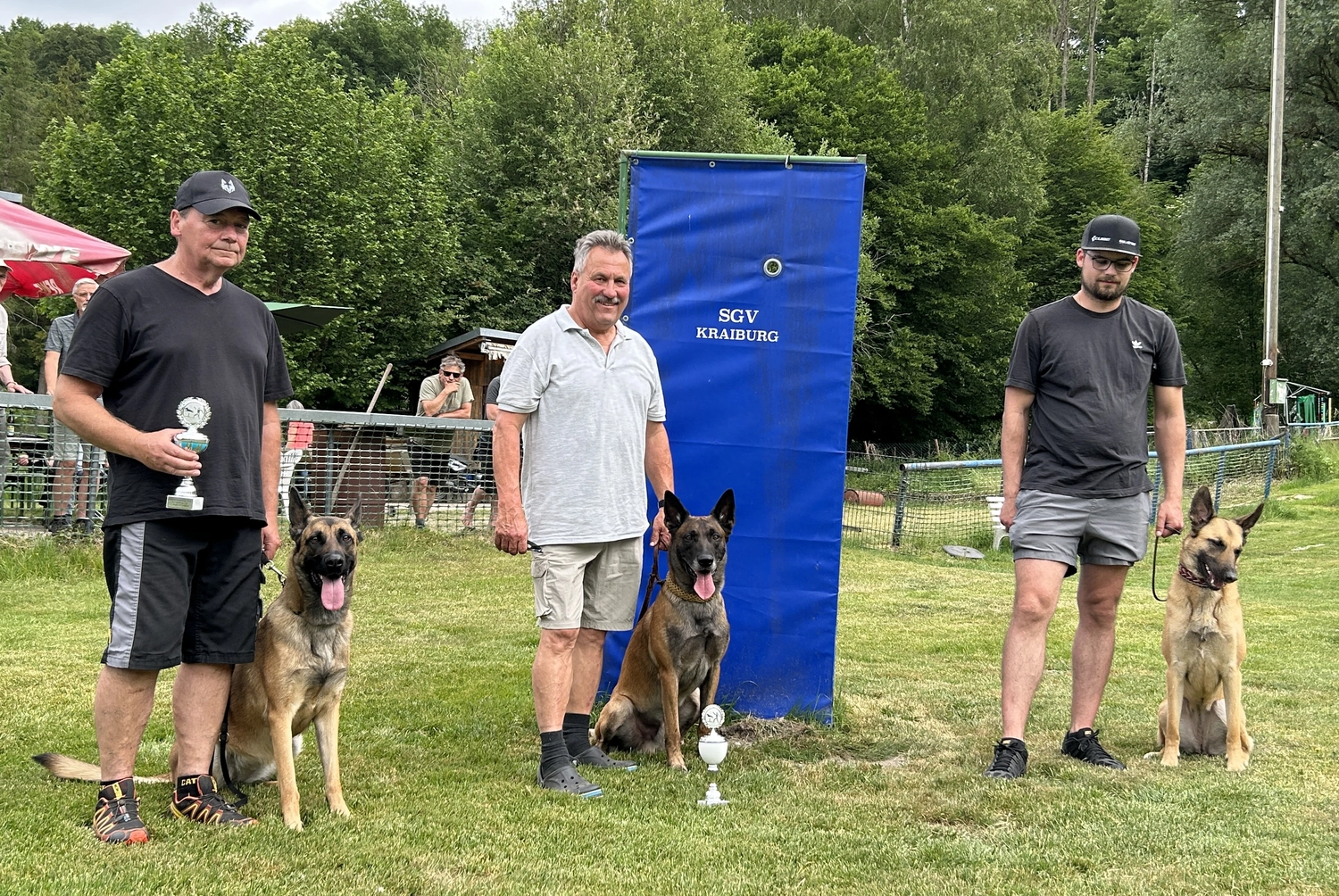 HSV Mühldorf - Hundesportverein - Hund im Park